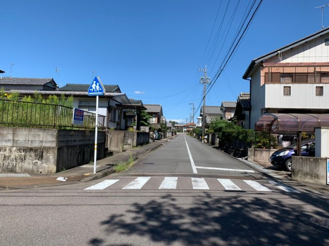 売土地　岐阜市大洞柏台7丁目　55.89坪の前面道路含む現地写真