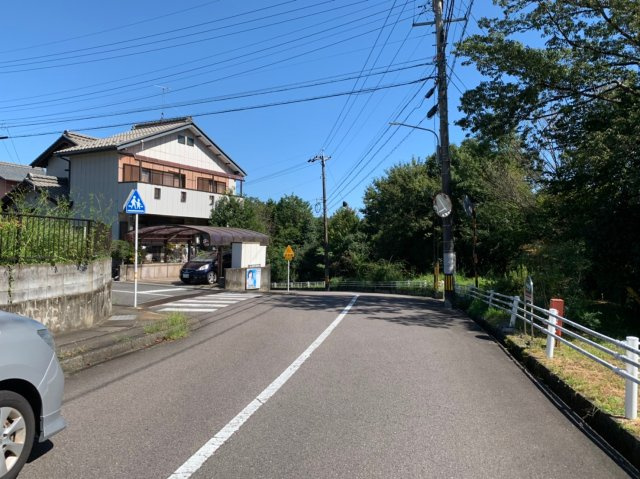 売土地　岐阜市大洞柏台7丁目　55.89坪の前面道路含む現地写真