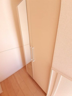 【玄関】 | プランドール | 明るい玄関です