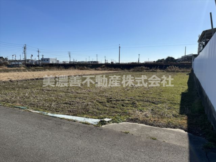 ６２３９１　各務原市那加五反田町土地の外観