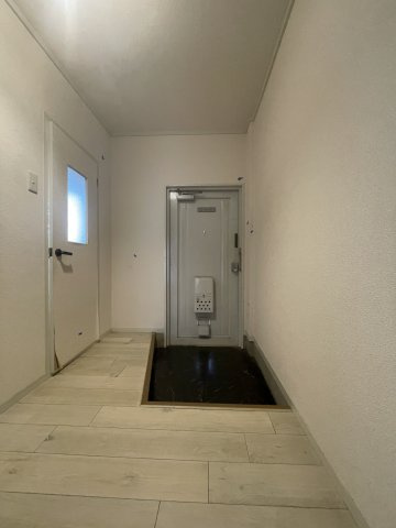 梶町マンションの玄関
