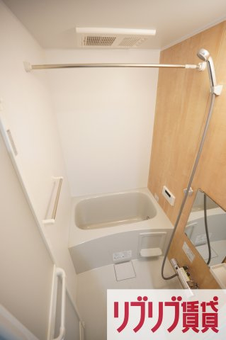 レジデンス東千葉の浴室