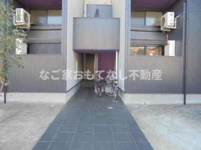 【エントランス】 | サラ（SARA）