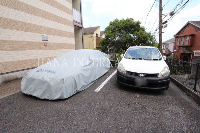 コスモわたなべの駐車場