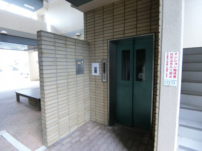 【エントランス】 | リバーサイド千里丘