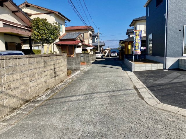 三潴郡大木町大字笹渕の新築一戸建の前面道路含む現地写真