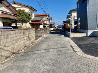 【前面道路含む現地写真】