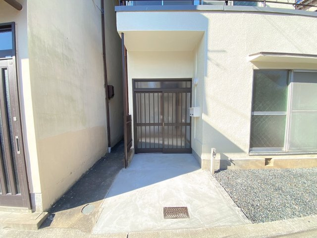 北野田貸家のエントランス
