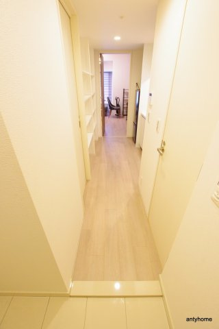 コンフォリア江坂　仲介手数料無料の内装