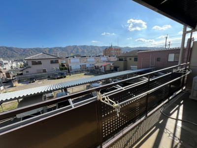 【バルコニー】 | アールグレイ山本 | 暖かな日差しのふりそそぐバルコニー