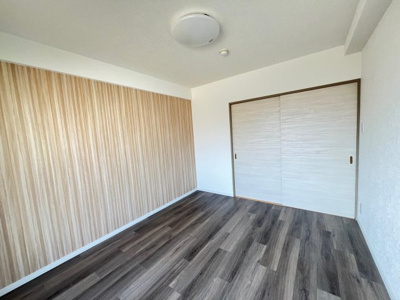 【洋室】 | アールグレイ山本 | 明るい洋室です