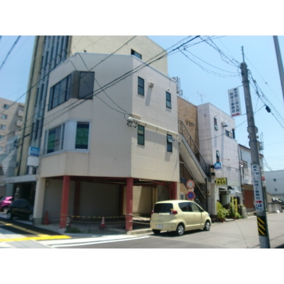 岐阜市鷺山の店舗一部の外観