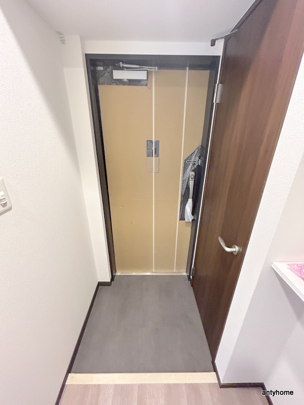 スプランディッドⅦ　仲介手数料無料の玄関