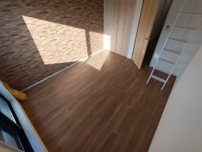 【居間・リビング】 | MELDIA岩槻Ⅵ | こちらのリビングで趣味の時間をお楽しみください