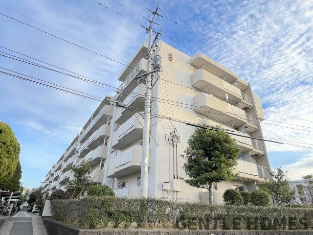 春日サンハイツの外観