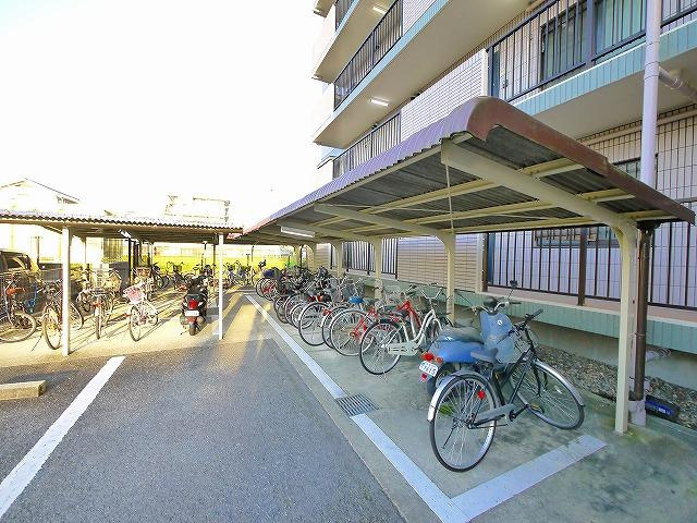 ル・ソレイユ（田井庄町）のその他共用部分|自転車置き場が有ります。