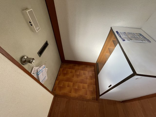 ハイツプリムラの玄関