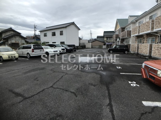 【駐車場】