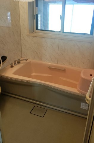 津山市山北　中古住宅　5DKの浴室