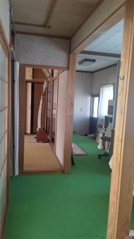 津山市山北　中古住宅　5DKの内装|2F　ホール