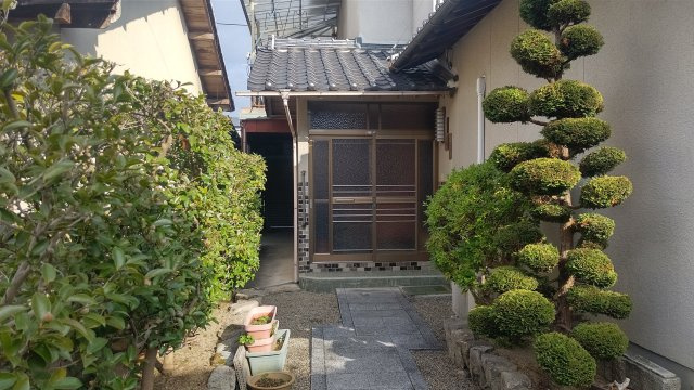 津山市山北　中古住宅　5DKの玄関