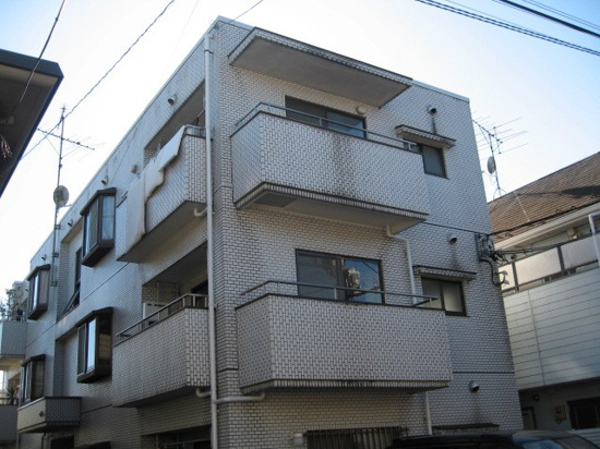 フラット栗山の外観