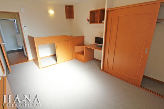 レオパレスフォレスト浅羽野の居間・リビング