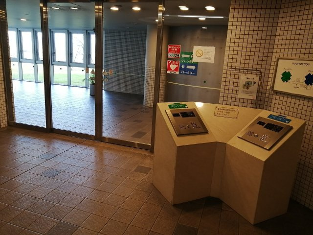 アルザグリーンタワーのエントランス