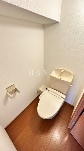 レオパレスセレブのトイレ|温水洗浄便座あり