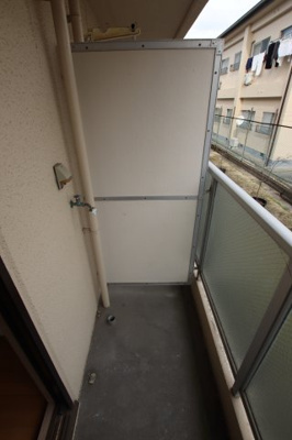 【設備】 | ラ・グレース金剛 | 洗濯機置場