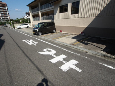 【駐車場】 | ラ・グレース金剛