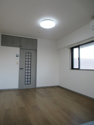 【居間・リビング】 | エステートモア鳥飼 | 別号室の写真になります。現況優先。