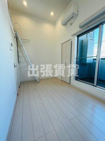 仲介手数料0円PRECIOUS　STORYの居間・リビング