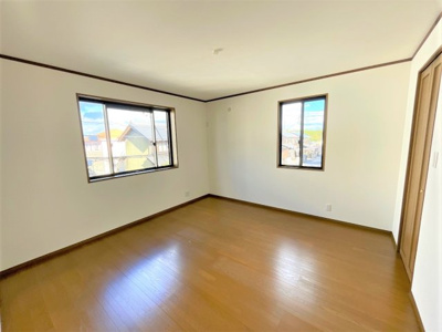 【洋室】 | 桑名市新西方５丁目 | ２階洋室