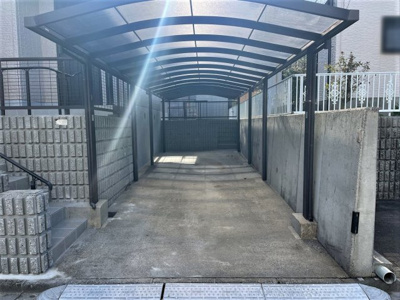 【駐車場】 | 桑名市新西方５丁目 | 縦列２台可　カーポート付