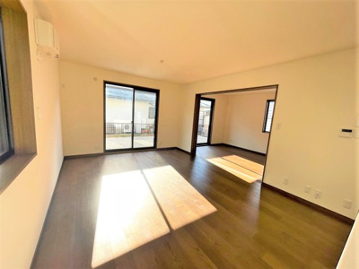 【居間・リビング】 | 桑名市新西方５丁目 | ＬＤＫ