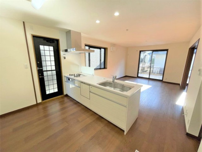 【居間・リビング】 | 桑名市新西方５丁目 | ＬＤＫ