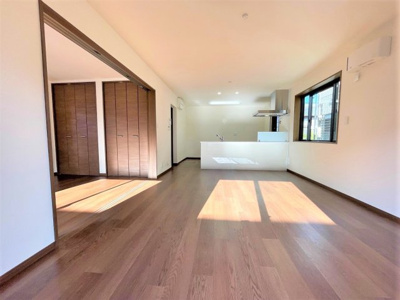 【居間・リビング】 | 桑名市新西方５丁目 | ＬＤＫ