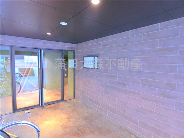 ブライズ大森東のエントランス|防犯カメラ+TVモニター付オートロック宅配BOXメールBOX　エントランス　