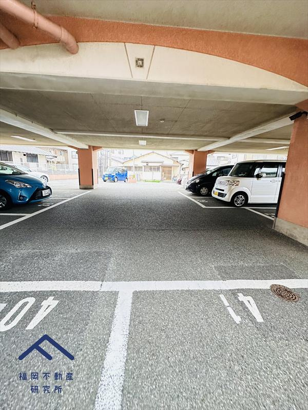 スタシオン海の中道パークサイドの駐車場