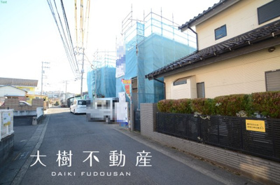 【前面道路含む現地写真】 | 海老名市杉久保南１丁目　新築戸建て　全２棟　【仲介手数料無料】 | ※令和6年1月中旬に撮影