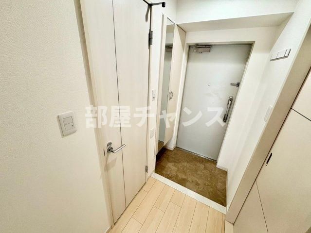 プレミアムコート新栄の玄関