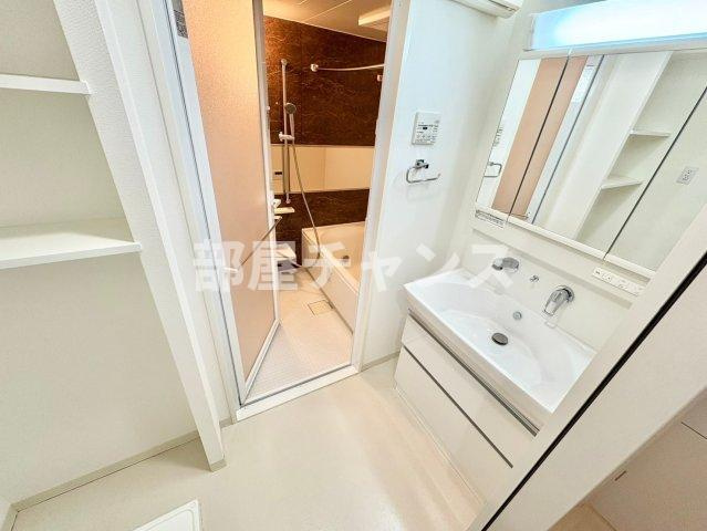 プレミアムコート新栄の独立洗面台