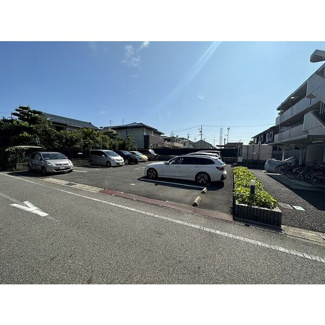 【駐車場】
