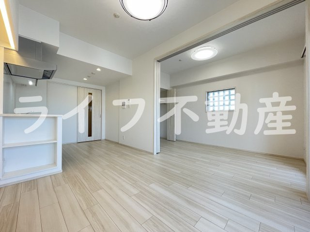 プレジオ布施ASIANの居間・リビング|こちらのリビングで趣味の時間をお楽しみください