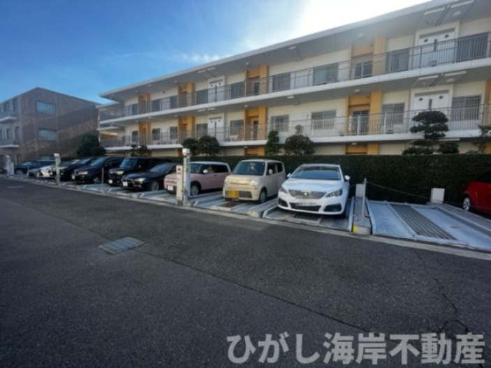 フォルスコート茅ヶ崎ラチエン通りD棟の駐車場|敷地内駐車場