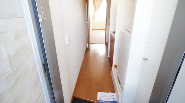 レオパレス外環富田林のその他|スッキリとした廊下♪