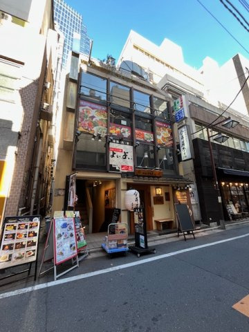 アクトワールドビルの外観
