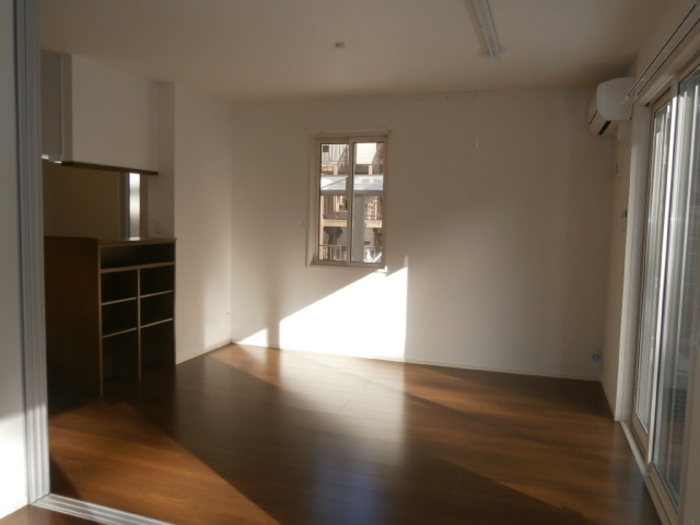 アンソレイエの居間・リビング