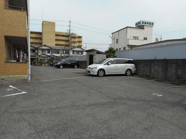 サンクレスト府中の駐車場|駐車場完備です